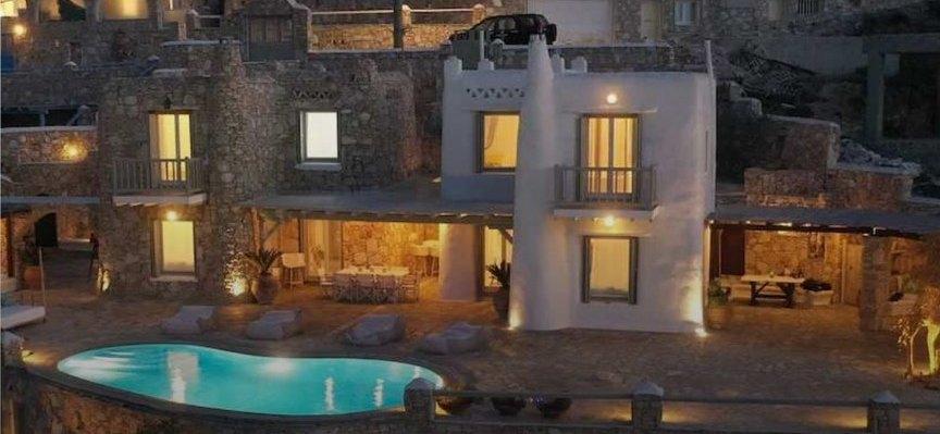 Independent Mykonos villa at dusk